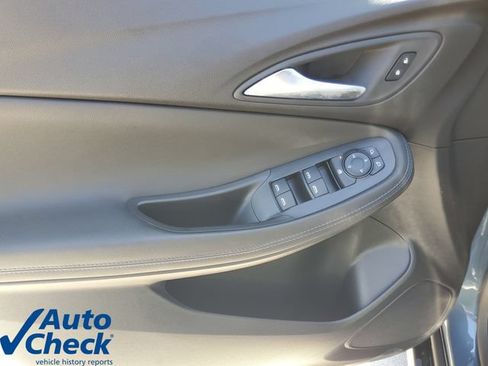 Certified 2025 Buick Encore GX Sport Touring FWD image 19