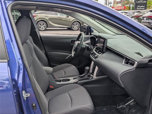 Used 2023 Toyota Corolla Cross LE w/ Moonroof Package AWD/4WD image 11