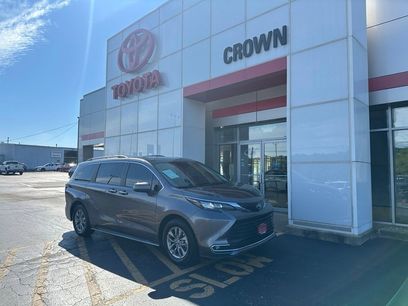 Used 2024 Toyota Sienna XLE