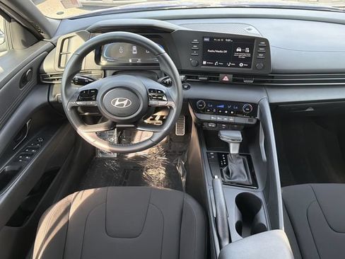 Certified 2025 Hyundai Elantra Sport FWD image 22