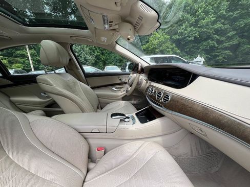 Used 2017 Mercedes-Benz S 550 4MATIC Sedan image 33
