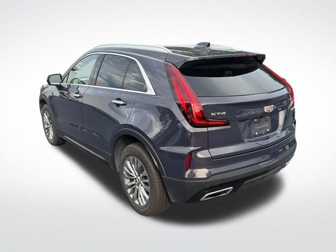 Used 2025 Cadillac XT4 Premium Luxury FWD image 6