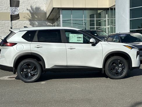 New 2026 Nissan Rogue SV w/ Cold Weather Package FWD image 3