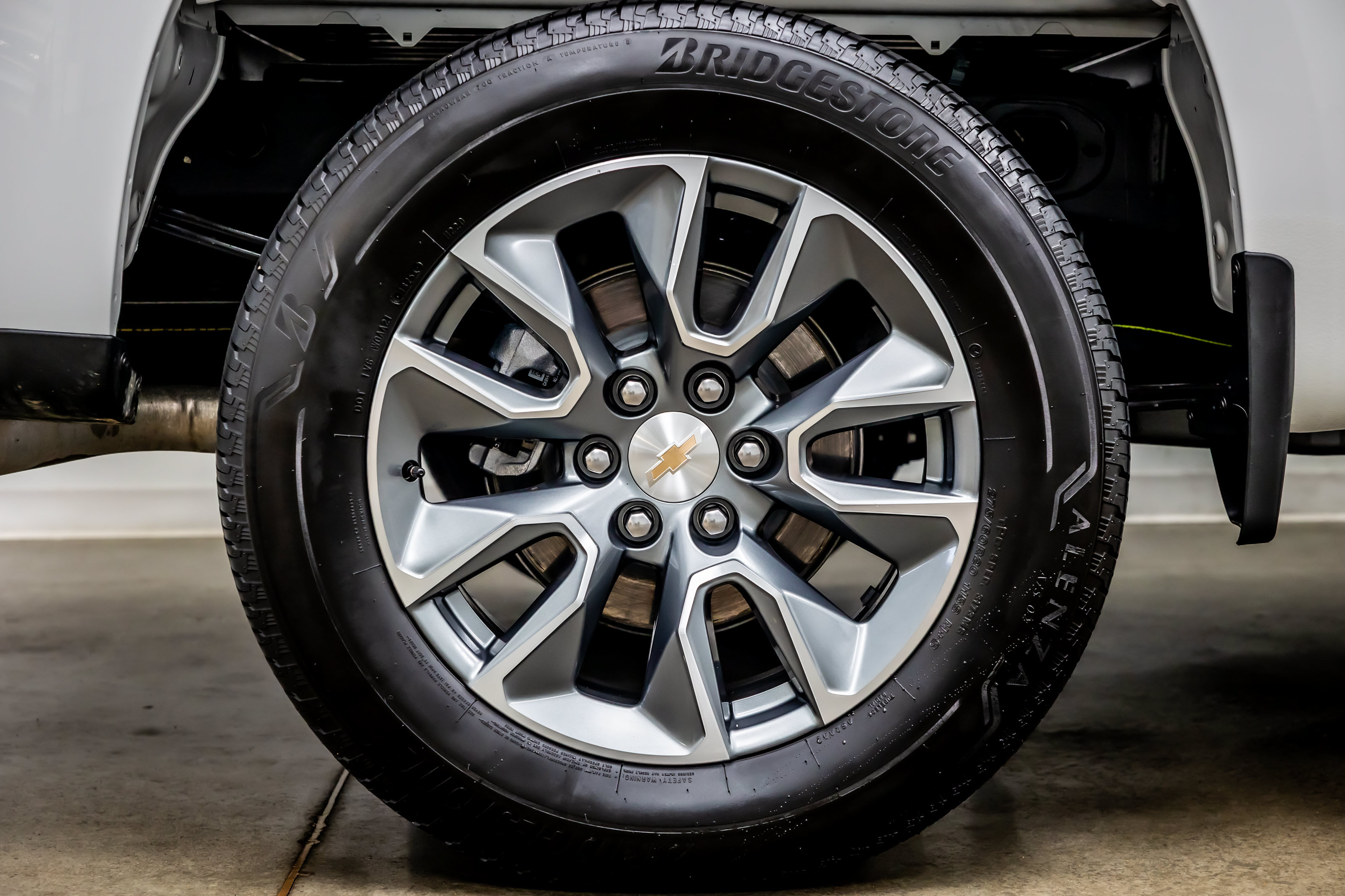 Used 2025 Chevrolet Silverado 1500 LT AWD/4WD image 40