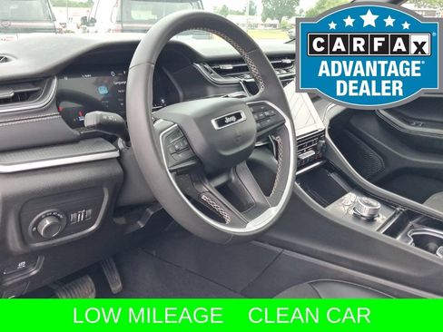 Used 2023 Jeep Grand Cherokee Altitude AWD/4WD image 20