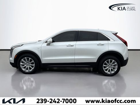 Used 2023 Cadillac XT4 Luxury w/ Driver Awareness Package FWD image 3