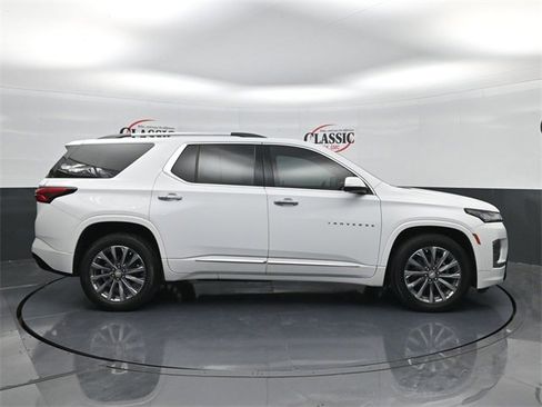 Used 2022 Chevrolet Traverse Premier image 6
