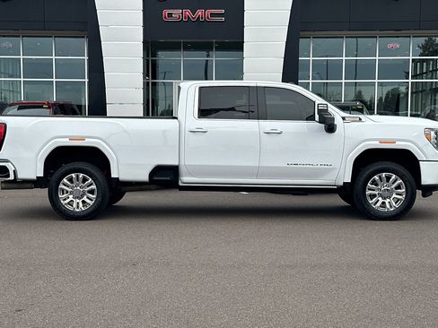Used 2022 GMC Sierra 3500 Denali image 3