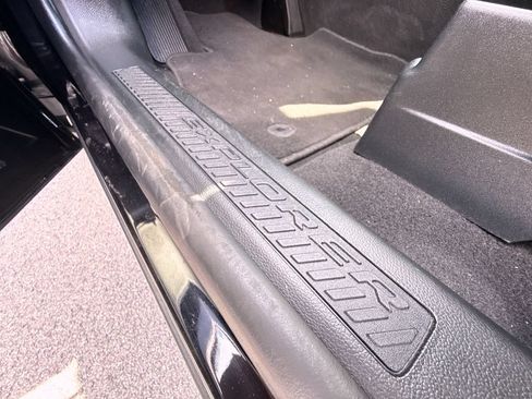 Used 2022 Ford Explorer XLT AWD/4WD image 13