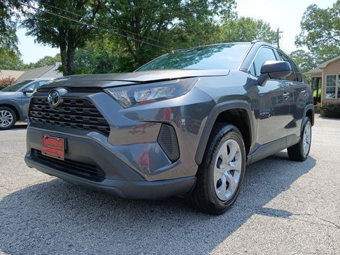 Used 2021 Toyota RAV4 LE FWD image 2