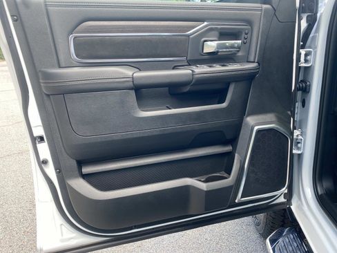 New 2026 RAM 2500 Laramie AWD/4WD image 13