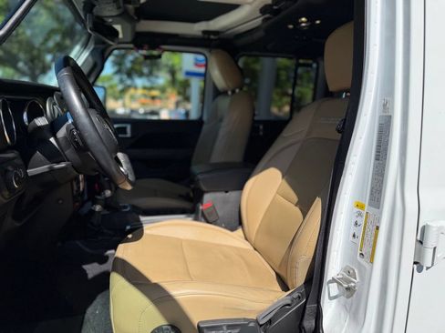Used 2019 Jeep Wrangler Unlimited Rubicon AWD/4WD image 5