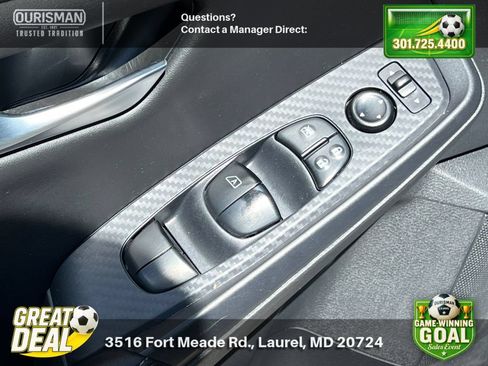 Used 2024 Nissan Sentra SV FWD image 9