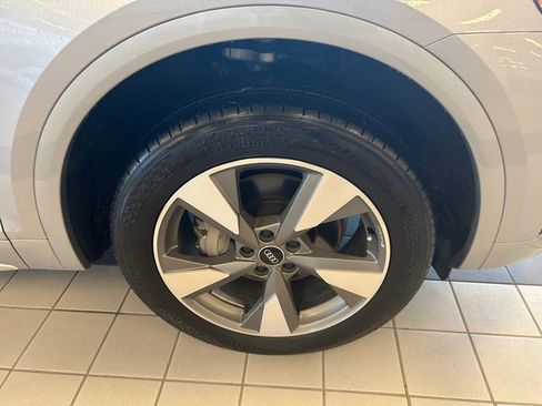 Used 2022 Audi Q5 2.0T Premium Plus image 25