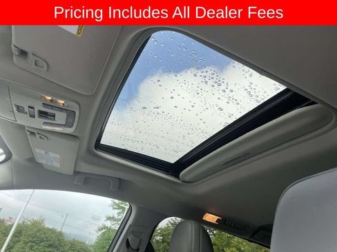 Used 2023 Toyota Sienna XLE FWD image 26