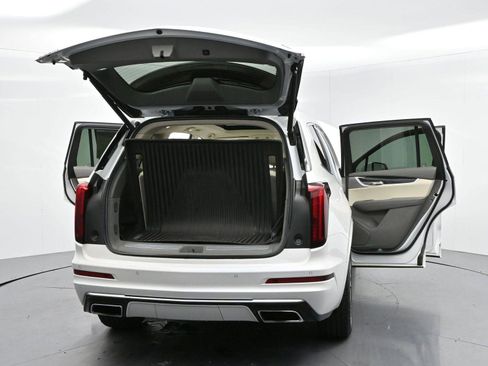Used 2022 Cadillac XT6 Premium Luxury image 51