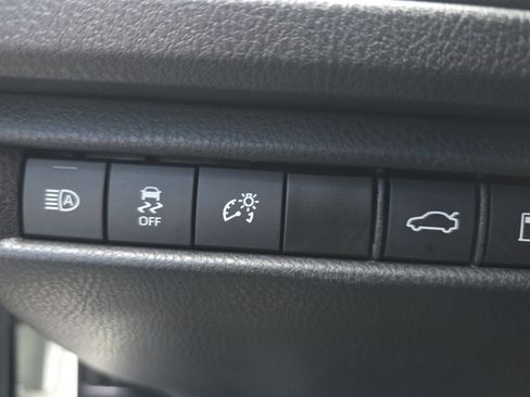 Used 2025 Toyota Camry LE FWD image 28