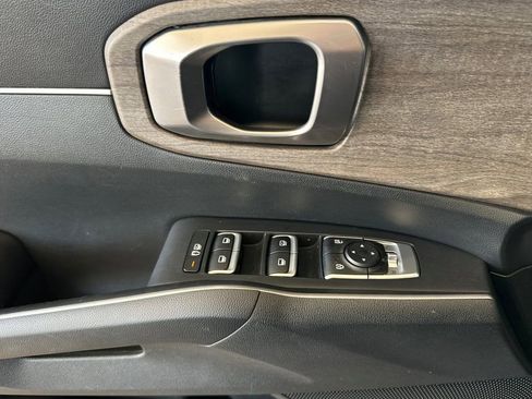 Used 2023 Kia Sorento S w/ Panoramic Sunroof Package image 13