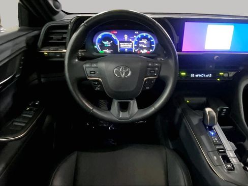 Used 2023 Toyota Crown AWD/4WD image 6