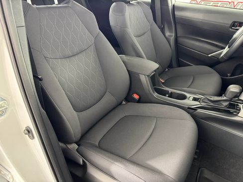 Used 2023 Toyota Corolla Cross LE image 33