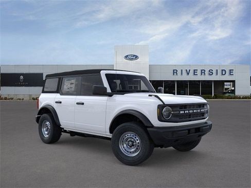New 2025 Ford Bronco 4-Door image 7