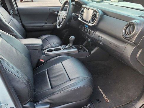 Used 2021 Toyota Tacoma TRD Sport image 15