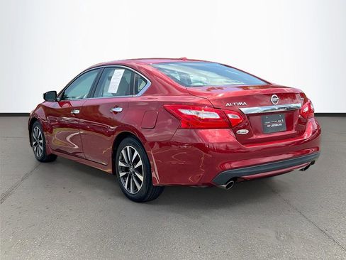 Used 2016 Nissan Altima 2.5 SV w/ Convenience Package FWD image 5