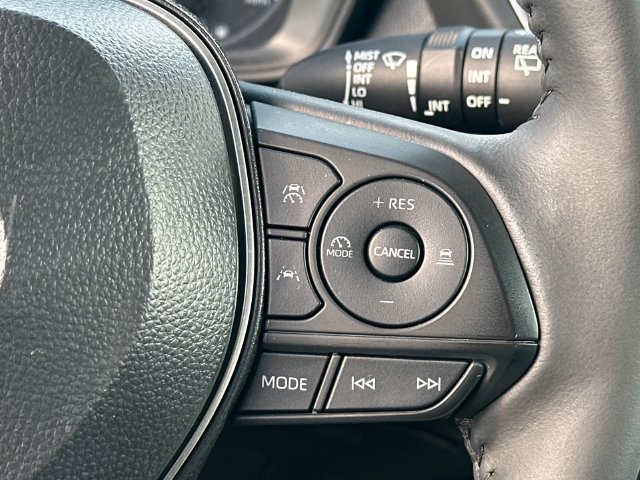 Used 2024 Toyota Corolla Cross LE w/ Moonroof Package FWD image 21