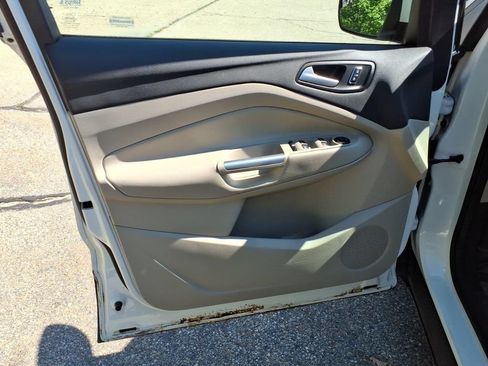 Used 2015 Ford Escape SE AWD/4WD image 16