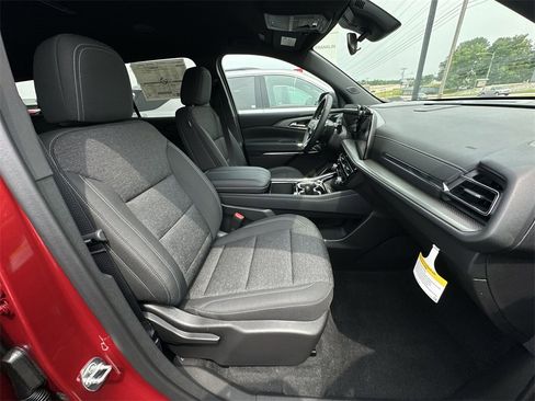 New 2025 Chevrolet Traverse LT w/ Enhanced Driving Package image 25