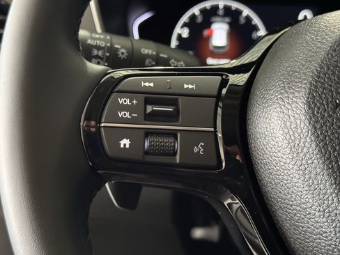 New 2025 Honda Pilot Touring image 38