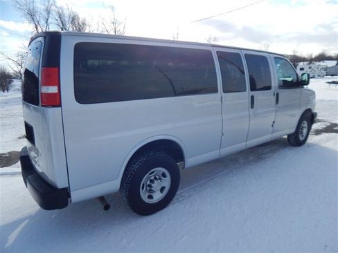 Used 2019 Chevrolet Express 3500 LS image 7
