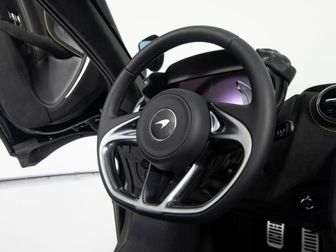 New 2026 McLaren 750S Performance image 29