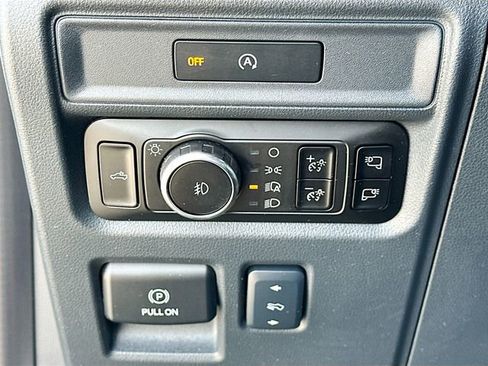 Used 2025 Ford F150 Lariat w/ Equipment Group 502A High AWD/4WD image 10