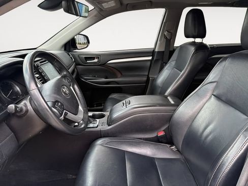 Used 2018 Toyota Highlander XLE FWD image 9