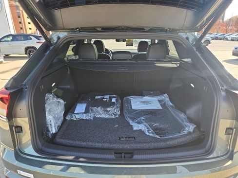 New 2026 Volkswagen Atlas Cross Sport SEL Premium R-Line image 11