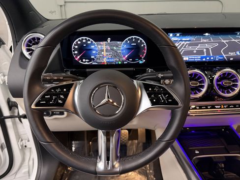 Certified 2025 Mercedes-Benz GLA 250 image 26