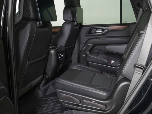 Used 2026 GMC Yukon Denali w/ Denali Reserve Package AWD/4WD image 15