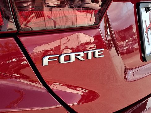 Certified 2023 Kia Forte LXS image 29