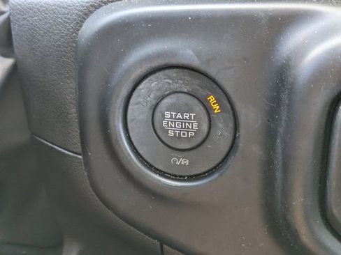 Used 2022 Jeep Wrangler Sport AWD/4WD image 26