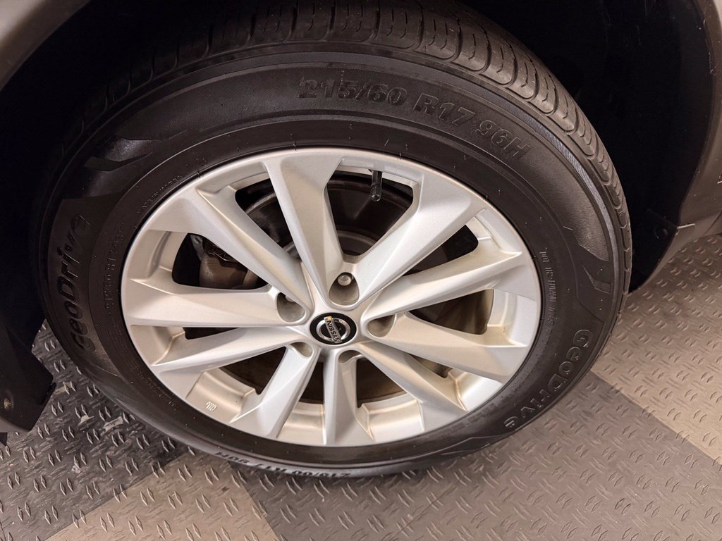 Used 2019 Nissan Rogue Sport S w/ Appearance Package AWD/4WD image 5