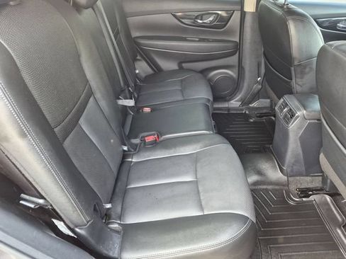 Used 2020 Nissan Rogue SL FWD image 30