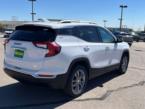 Certified 2023 GMC Terrain SLT image 8