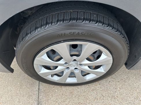 Used 2023 Toyota Corolla LE image 19
