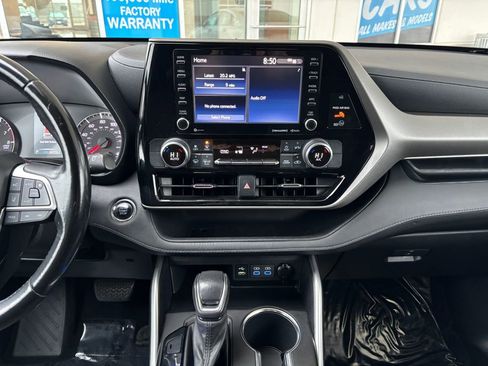 Used 2022 Toyota Highlander LE image 13