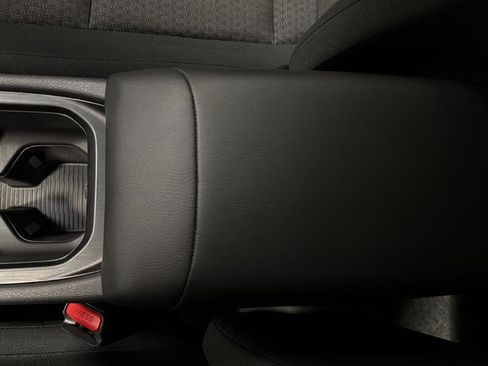 Used 2025 Nissan Kicks S image 19