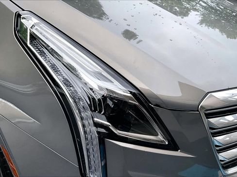 Used 2017 Cadillac XT5 Premium Luxury w/ LPO, Wheel Lock Package FWD image 28