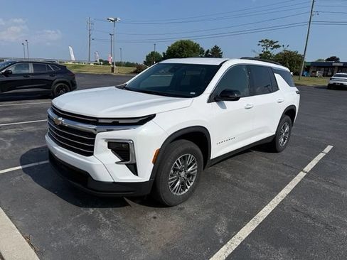 Used 2025 Chevrolet Traverse LT AWD/4WD image 23