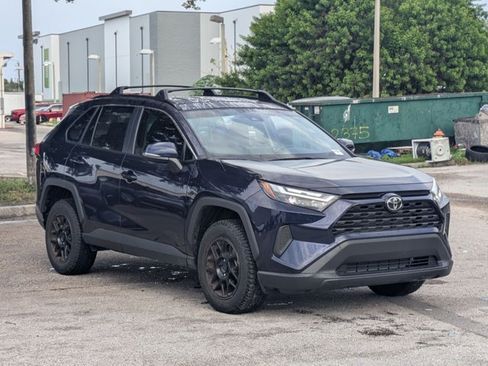 Used 2025 Toyota RAV4 XLE FWD image 3