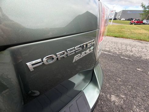 Used 2017 Subaru Forester 2.5i Premium w/ All-Weather Package AWD/4WD image 11